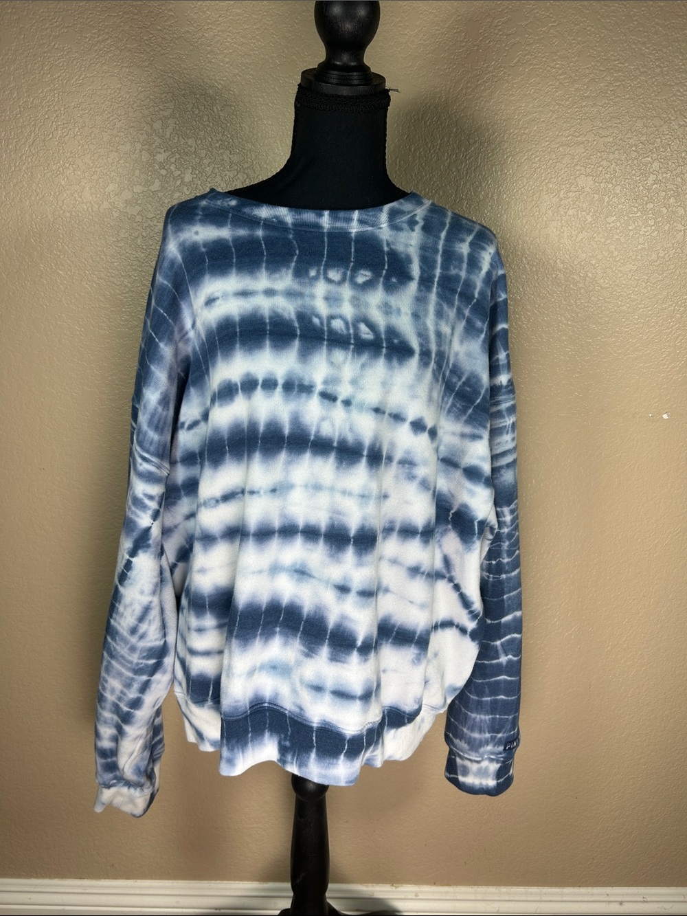 PINK Victoria’s Secret Blue Tie-Dye Cozy Sweatshirt XL